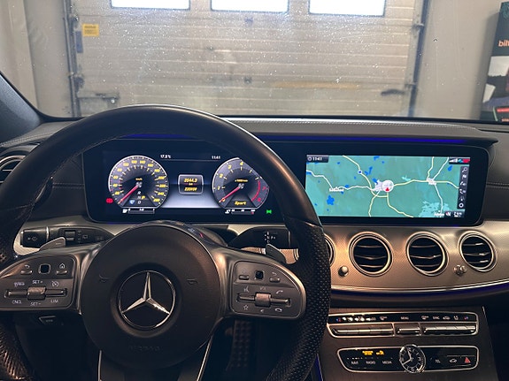 Mercedes-Benz E200 12 of 24