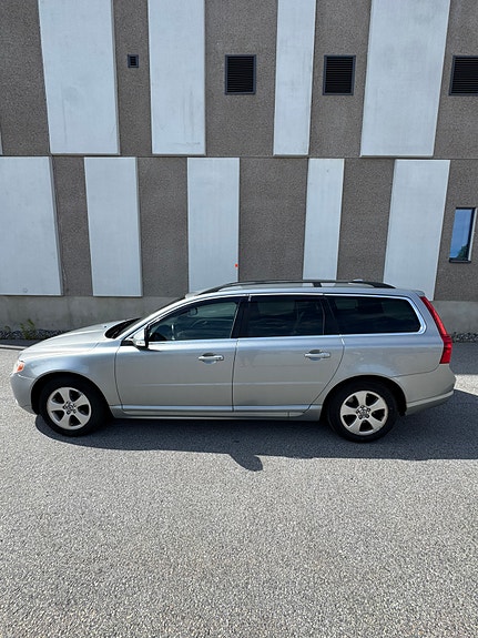 Volvo V70 6 of 21
