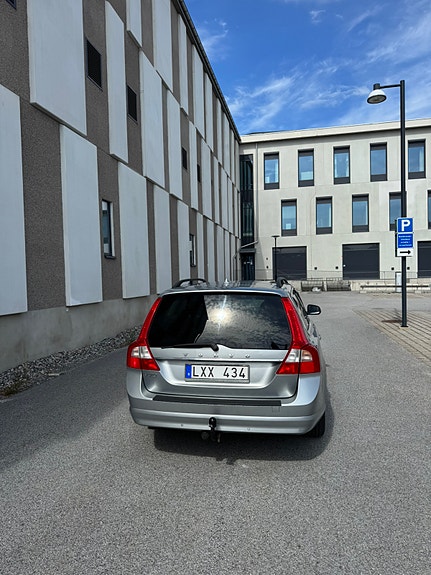 Volvo V70 3 of 21