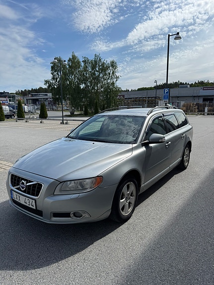 Volvo V70 5 of 21