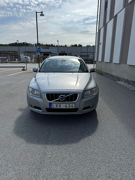 Volvo V70 4 of 21
