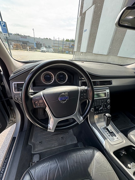 Volvo V70 13 of 21