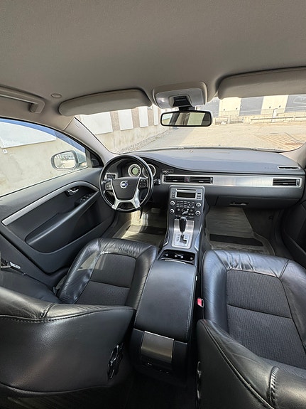 Volvo V70 9 of 21