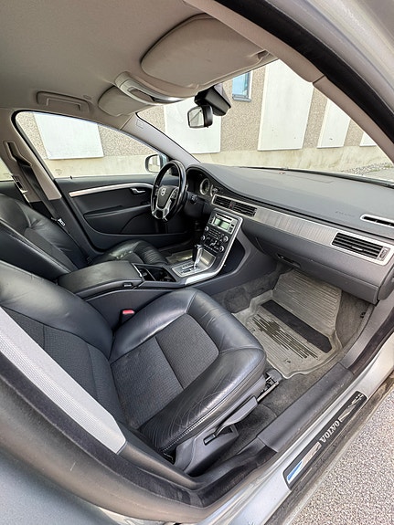 Volvo V70 7 of 21