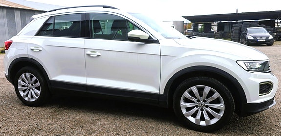 Volkswagen T-Roc 4 of 15