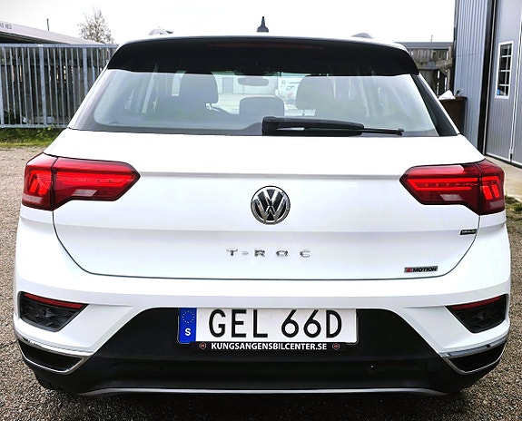 Volkswagen T-Roc 6 of 15