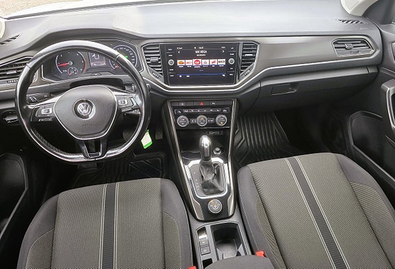 Volkswagen T-Roc 12 of 15