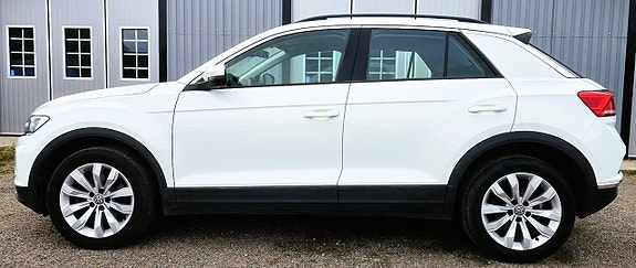 Volkswagen T-Roc 9 of 15