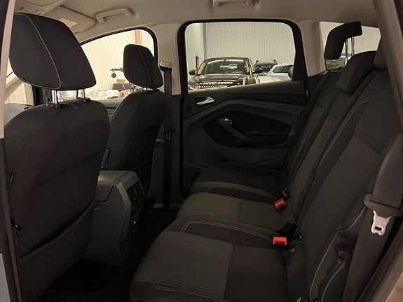 Ford C-Max 16 of 26