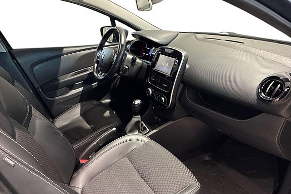 Renault Clio 8 of 19