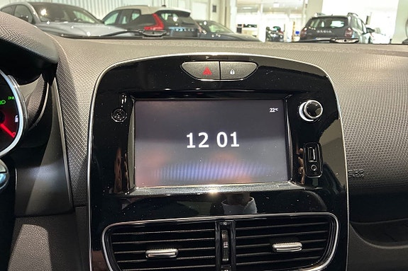 Renault Clio 15 of 19