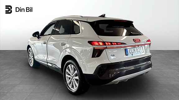 Audi Q3 3 of 5