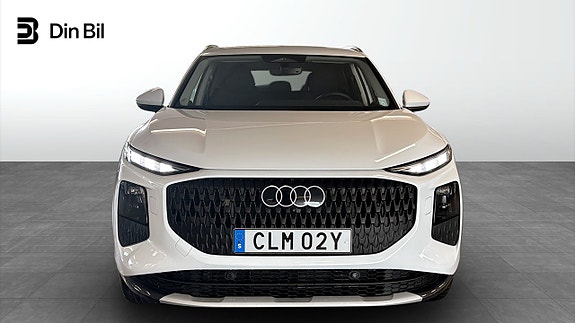 Audi Q3 4 of 5