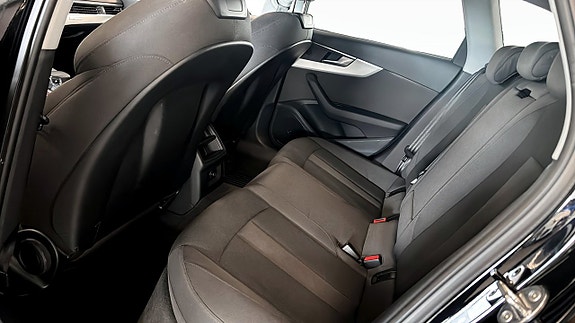 Audi A4 11 of 17