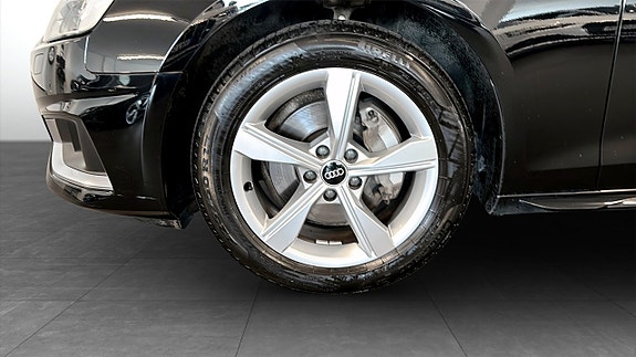 Audi A4 7 of 17