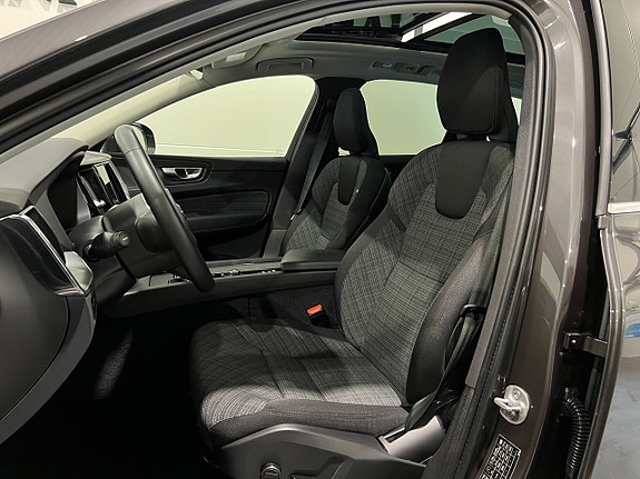 Volvo XC60 7 of 29
