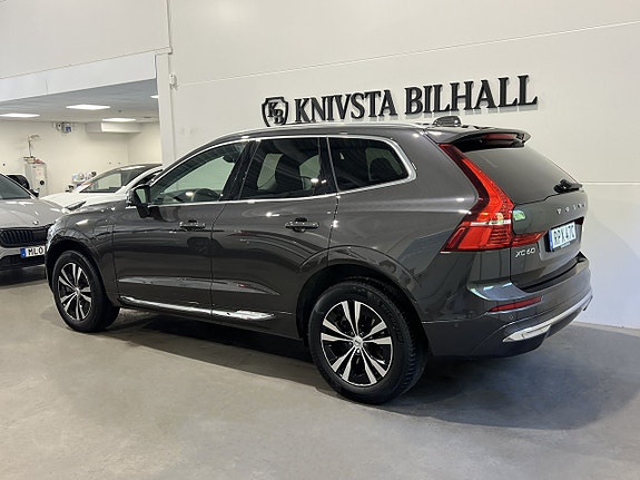 Volvo XC60 2 of 5
