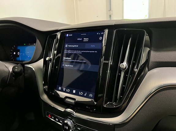 Volvo XC60 23 of 29