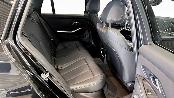 BMW 320 5 of 12