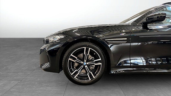 BMW 320 9 of 12