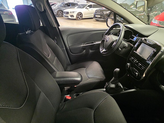 Renault Clio 7 of 9
