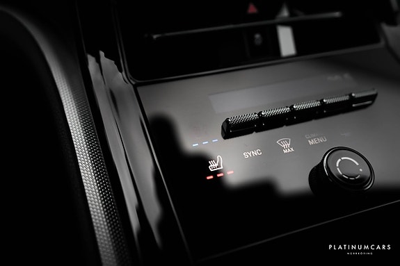 Porsche Panamera 4 13 of 19