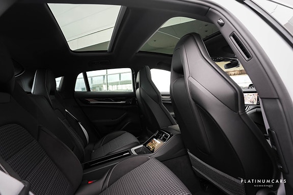 Porsche Panamera 4 5 of 5