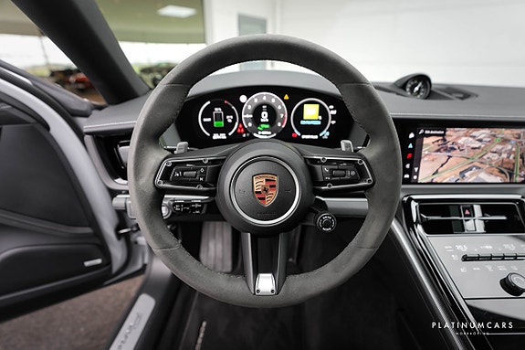 Porsche Panamera 4 8 of 19