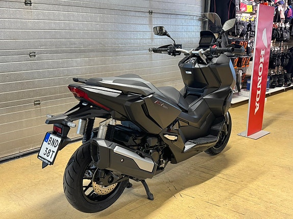 Honda ADV350 -24 2 of 3