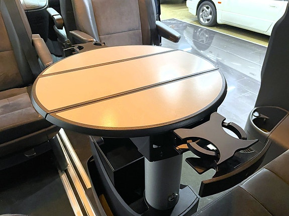 Volkswagen Multivan 14 of 30