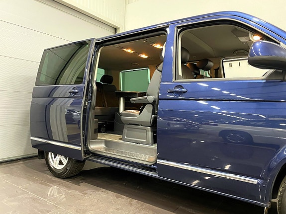 Volkswagen Multivan 8 of 30