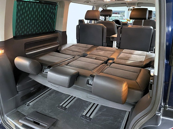 Volkswagen Multivan 22 of 30