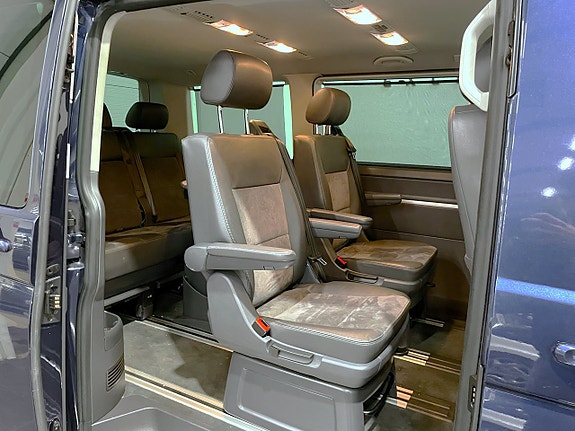 Volkswagen Multivan 16 of 30