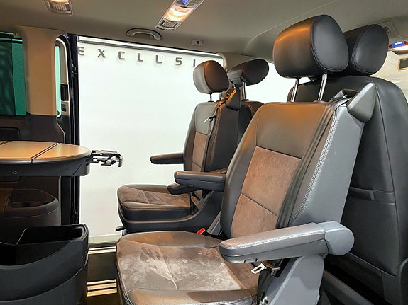 Volkswagen Multivan 10 of 30