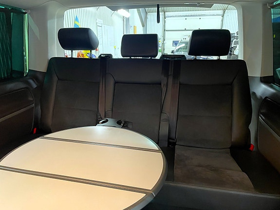 Volkswagen Multivan 12 of 30