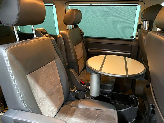 Volkswagen Multivan 21 of 30
