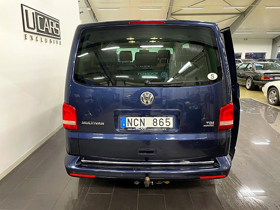 Volkswagen Multivan 3 of 5
