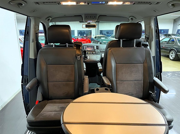 Volkswagen Multivan 11 of 30