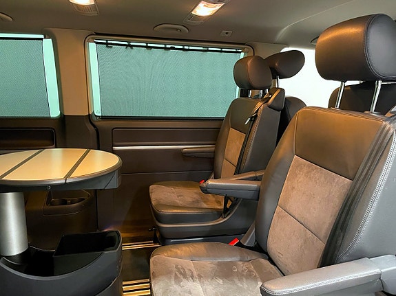 Volkswagen Multivan 13 of 30