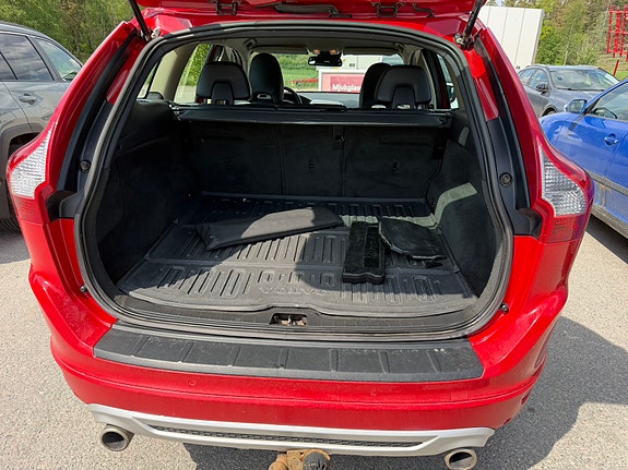 Volvo XC60 2 of 5