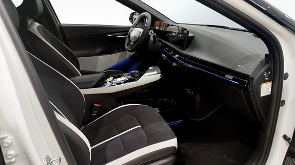 Kia EV6 3 of 12