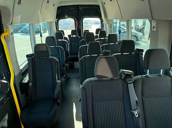 Ford Transit 10 of 12