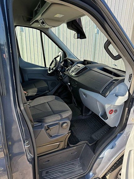 Ford Transit 7 of 12