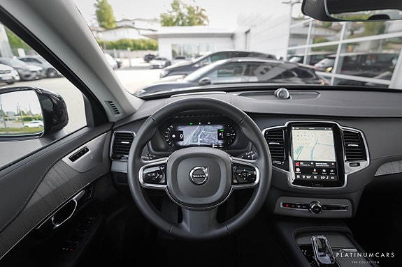 Volvo XC90 11 of 22