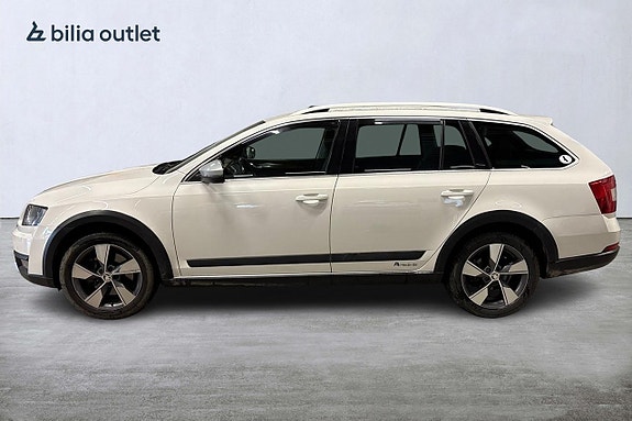 Skoda Octavia Scout 4 of 5