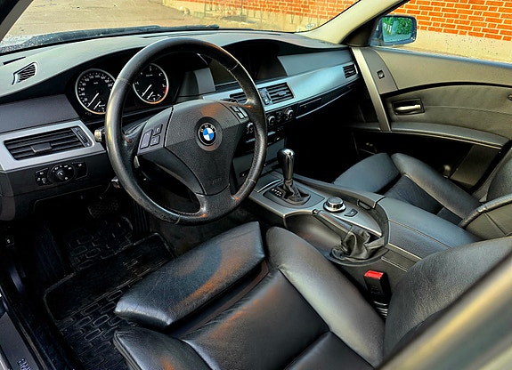 BMW 530d 3 of 5