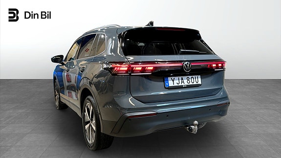 Volkswagen Tiguan 3 of 5