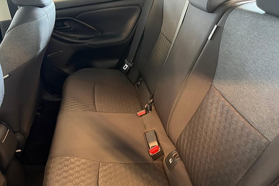 Toyota Yaris 14 of 14