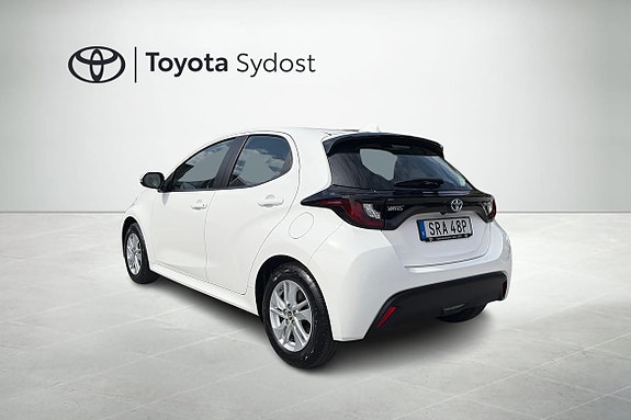 Toyota Yaris 12 of 14