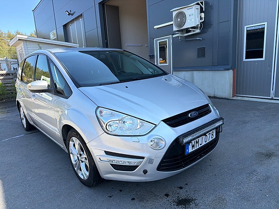 Ford S-MAX 17 of 18